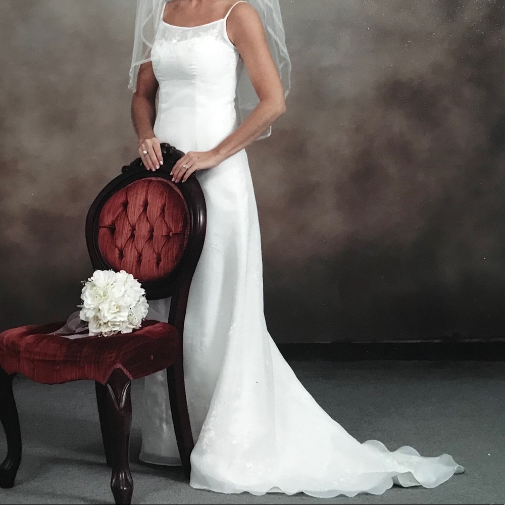 Gorgeous Wedding Dress Elegant Simple Classy Sz 4